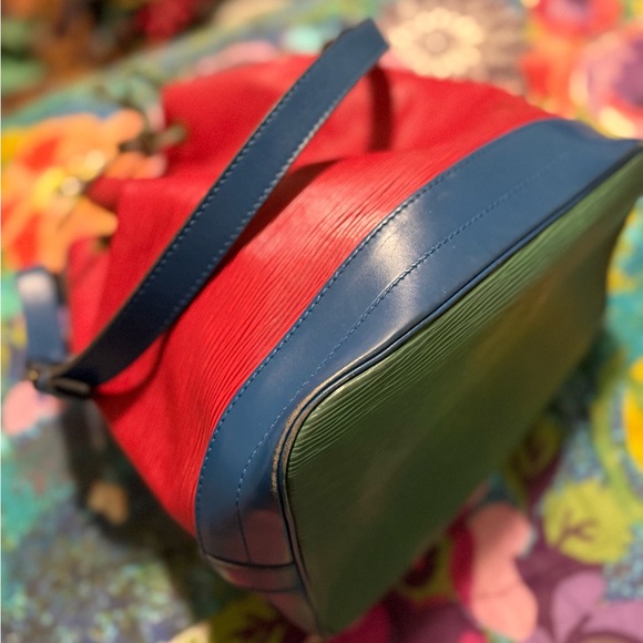 Louis Vuitton Red, Green, Blue and Blue Shoulder Bag - Picture 13 of 16